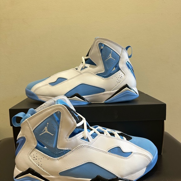 NIB Men Jordan True Flight UNC 342964 140 White/Black/University Blue Shoe - Picture 2 of 5